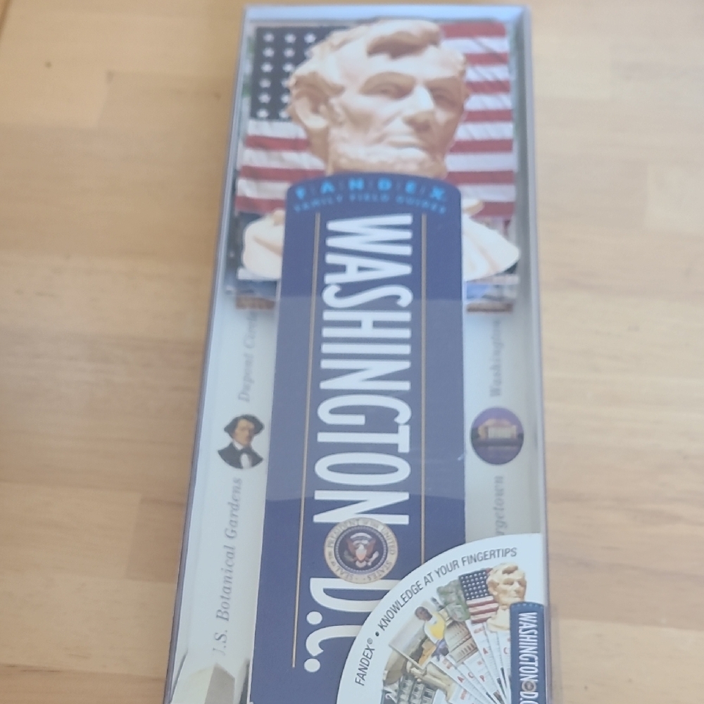 Washington D.C. Souvenir Pencil Set with Patriotic Design
